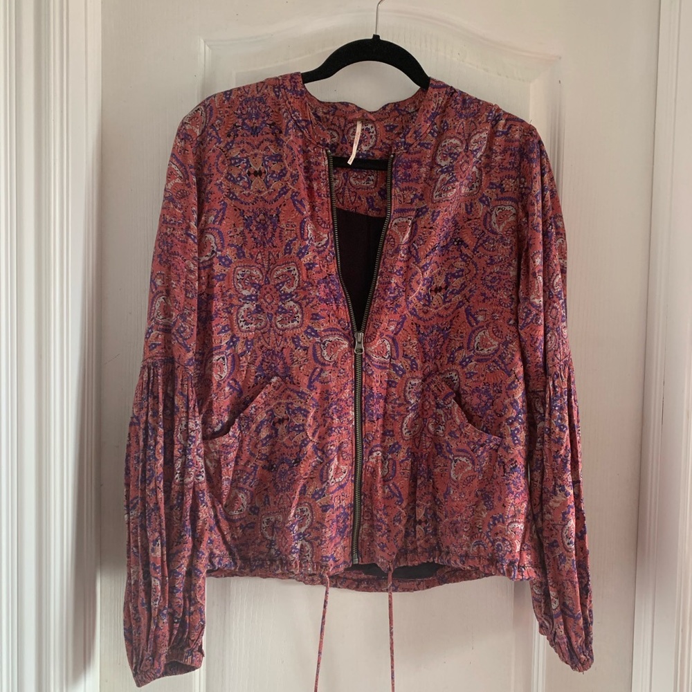- FREE PEOPLE LIGHT JACKET -